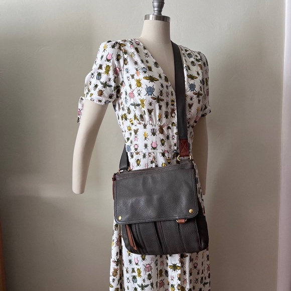 Fossil Morgan Traveler Leather Crossbody Bag - Picture 1 of 15